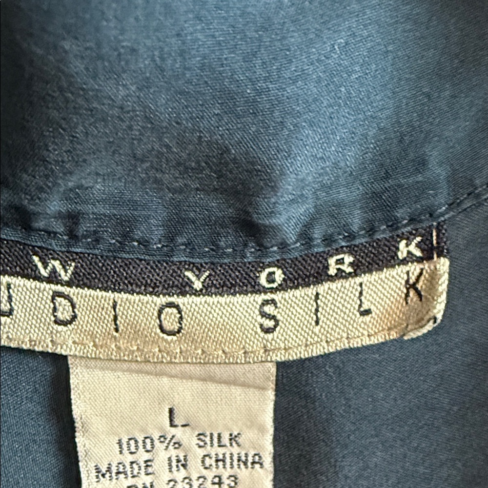 Studio Silk Navy Silk Shirt - in size Large